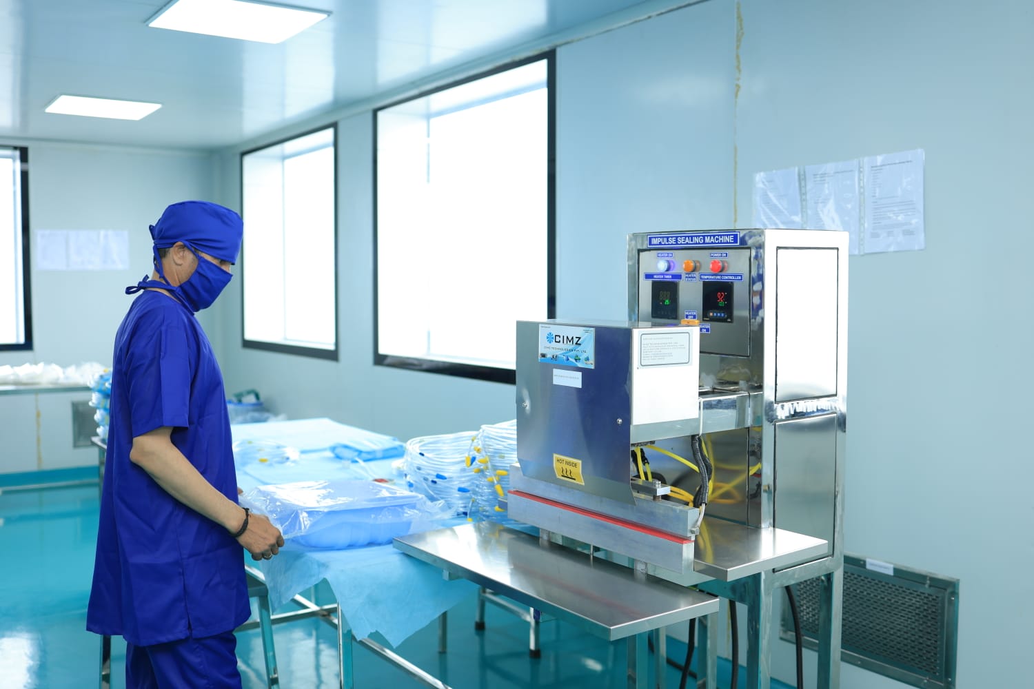 Impulse sealing of sterile packaging at the Sonepat facility